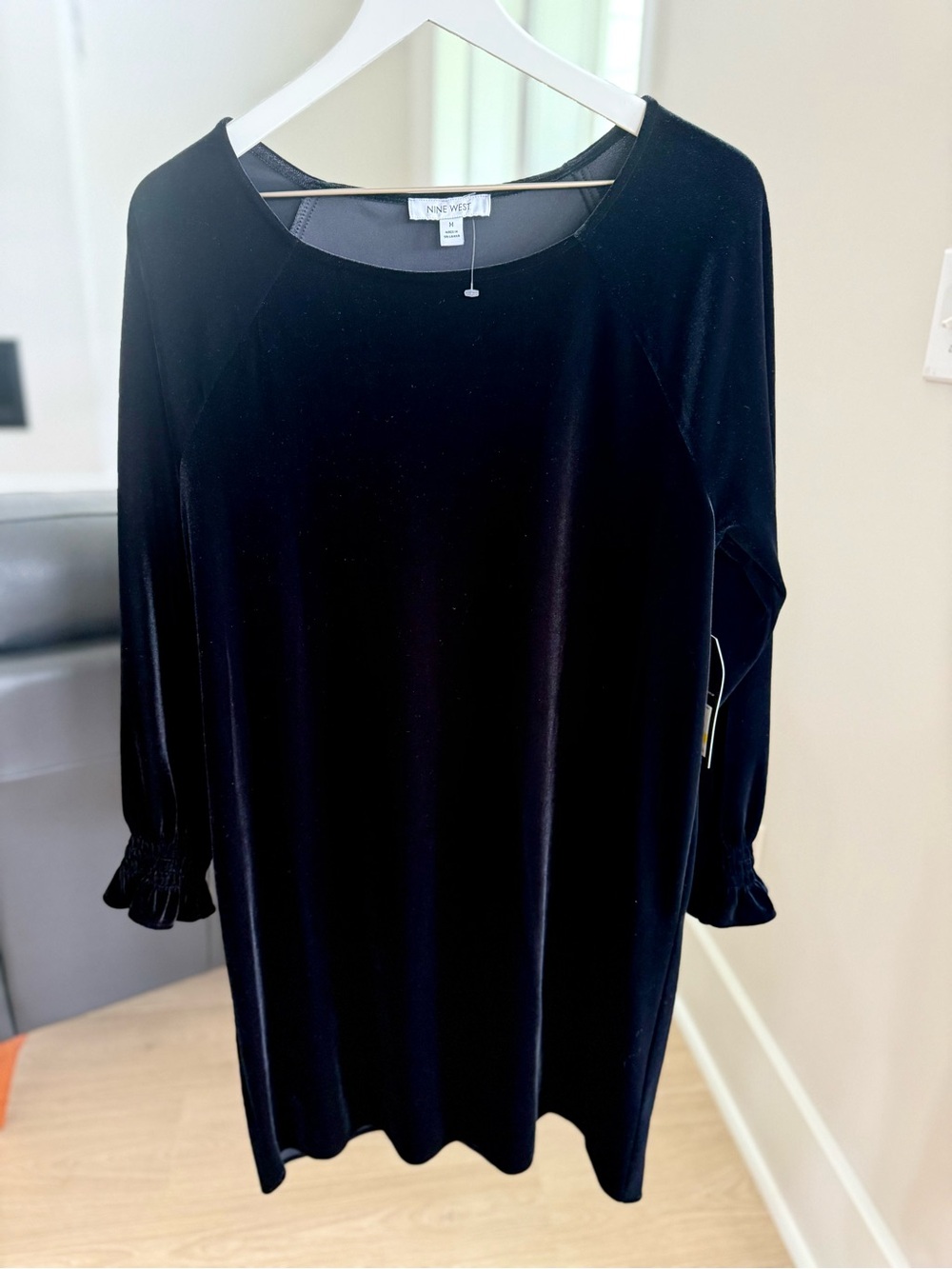 NWT Nine West Black Velvet Shift Dress with Ruffle Cuffs US Size M